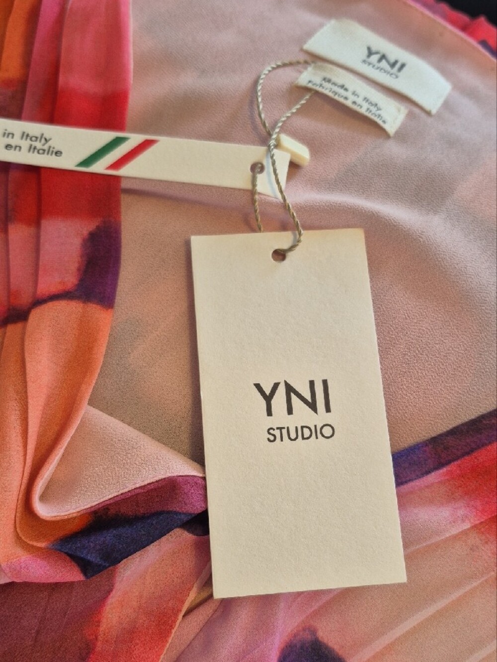 YNI Studion Multi-Colored Pleated Long Sleeve Dress – XL NWT - Picture 7 of 9